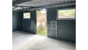 5,8x3,5m Premiumlager mit rückseitigem Schrägdach, Wände und Tür aus heller Goldeiche, 2 Fenster, anthrazitgraues Dach, Verkleidungen